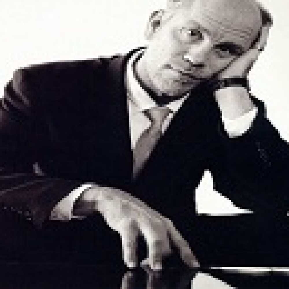 مالكوفيتش يتعرض للسرقة بفندق 5 نجوم!!