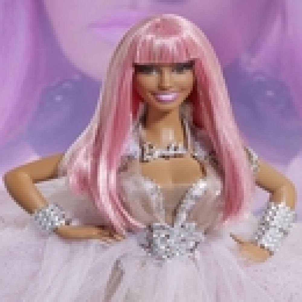 Nicki Minaj و Barbie تتألقان بتصميم المصممة إيلا زحلان