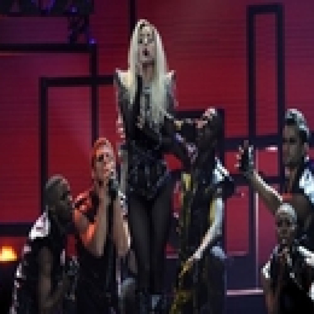 ليدي غاغا تحيي حفلا لدعم الرئيس أوباما