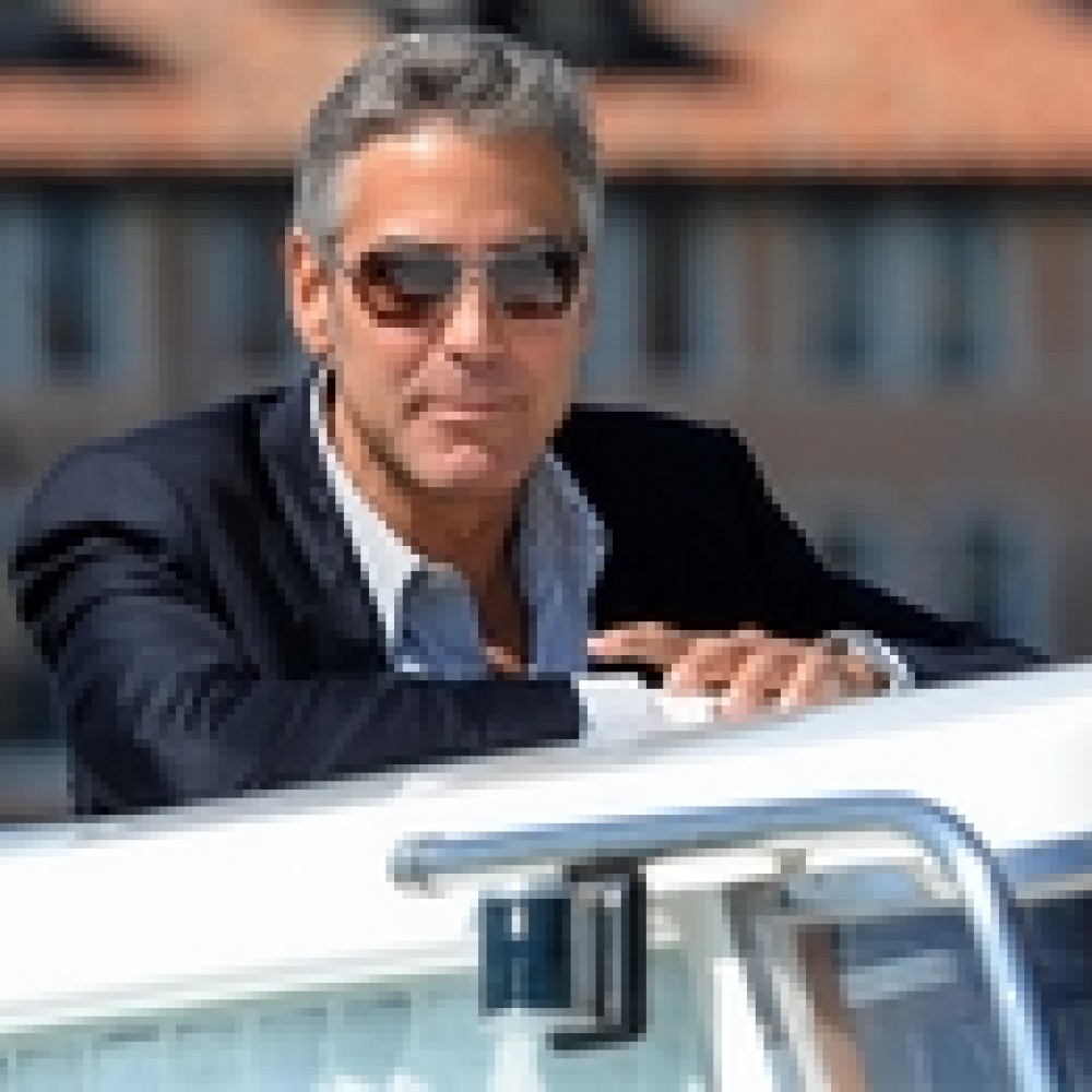 جورج كلوني يسعى للفوز بشخصية ستيف جوبز