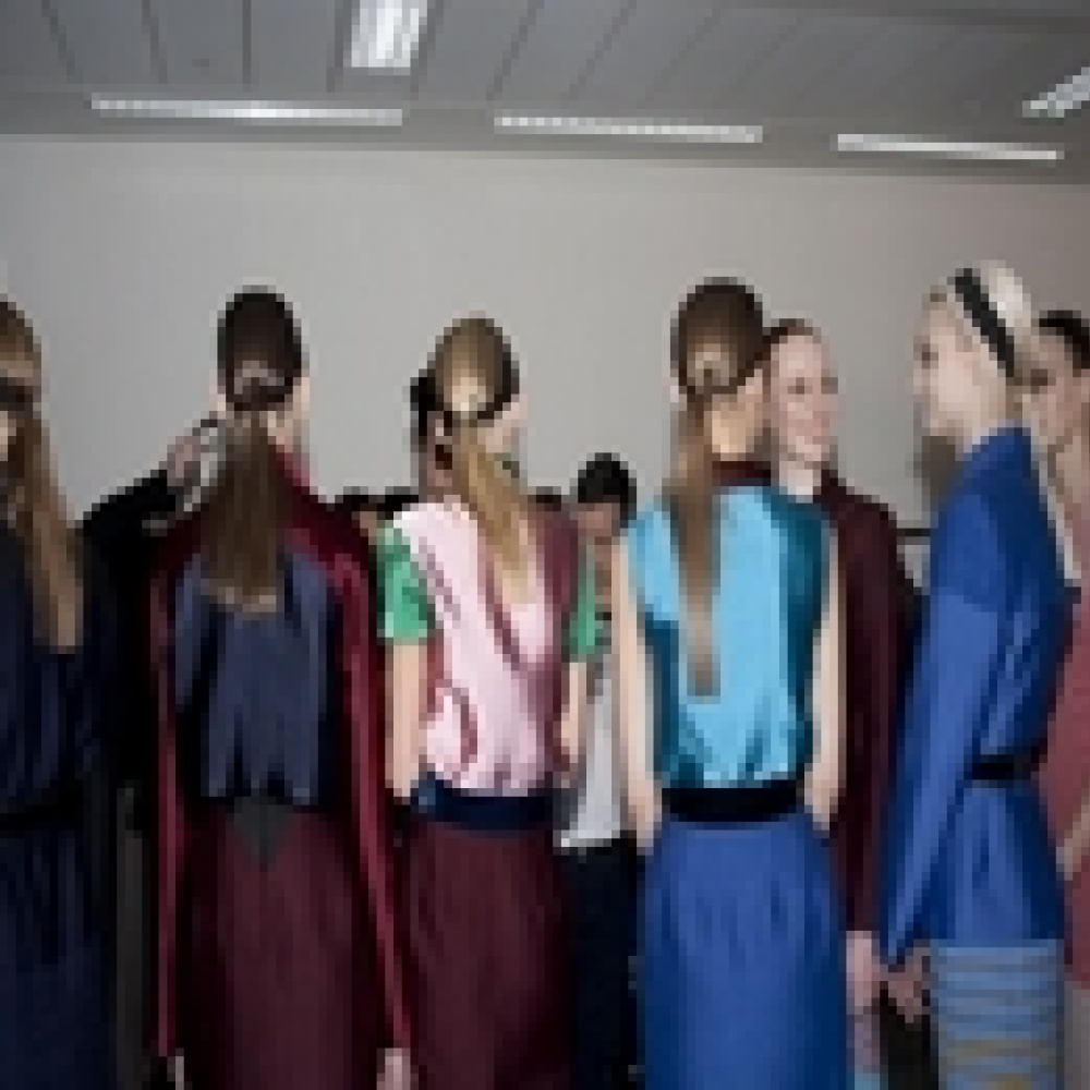 تسريحة ذيل الحصان الناعمة