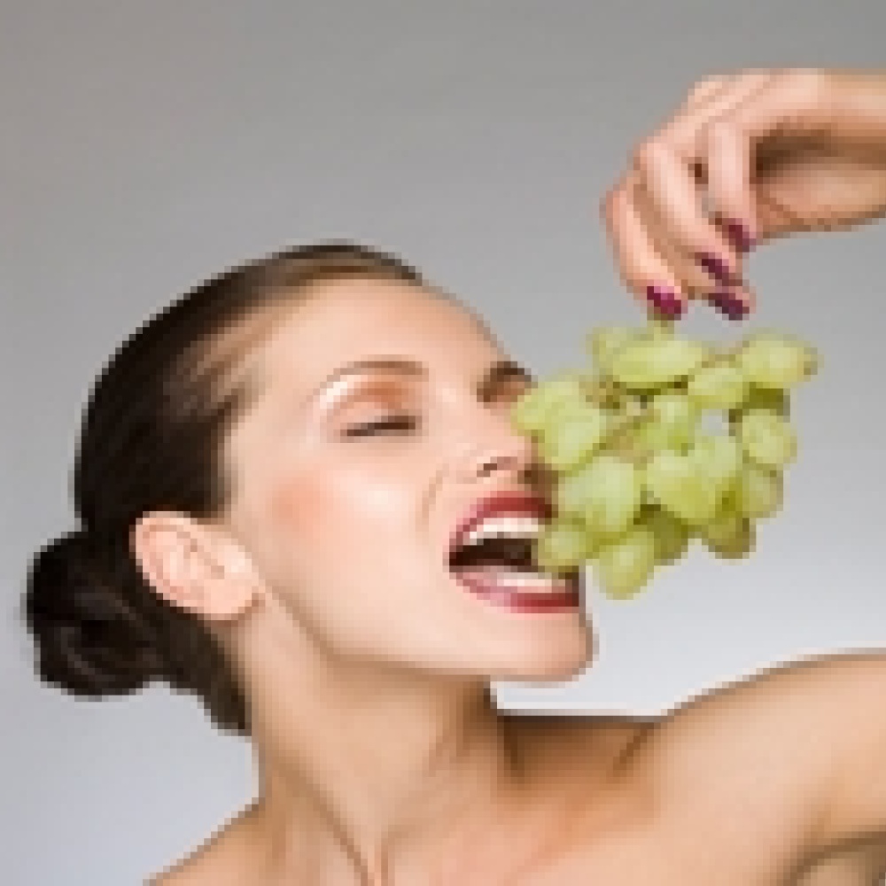 حمية العنب تفقدك نصف كيلو يوميا