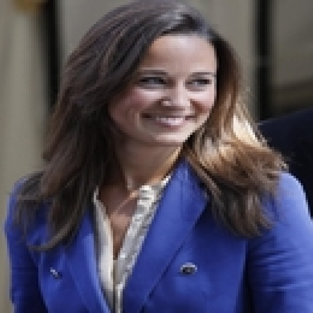 بيبا ميدلتون تهدد المخرجين والمنتجين بالقضاء