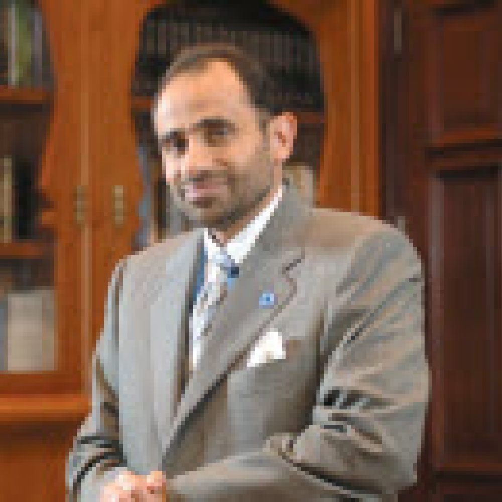 هي تحاور الدكتور والكاتب السعودي وليد فتيحي صانع الجوهرة العلمية المركز الطبي الدولي