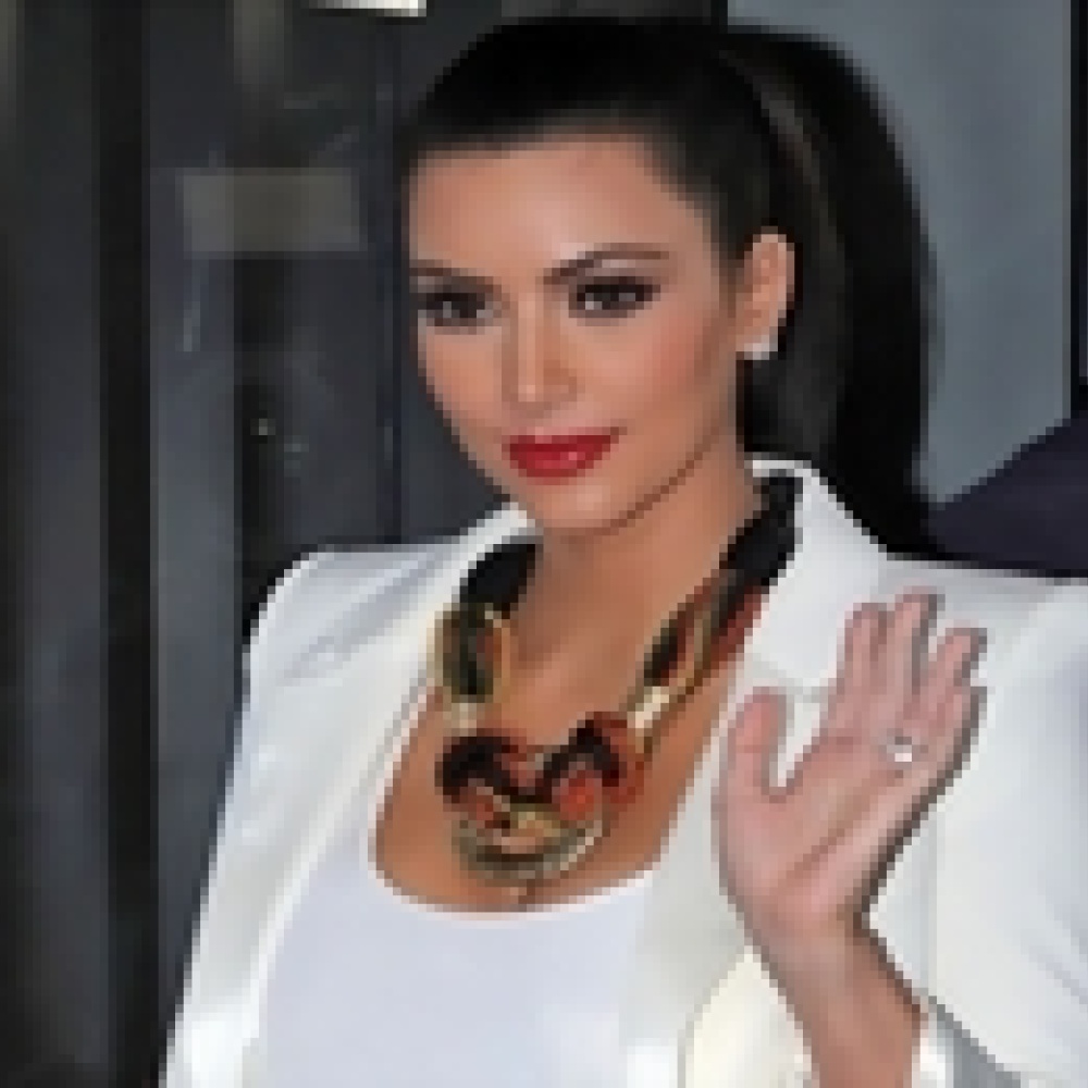 كيم كارداشيان تفكر بالإنجاب