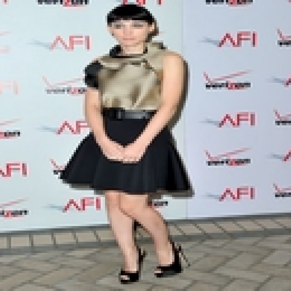 Rooney Mara تفجر أنوثتها بفساتين الهوت كوتير