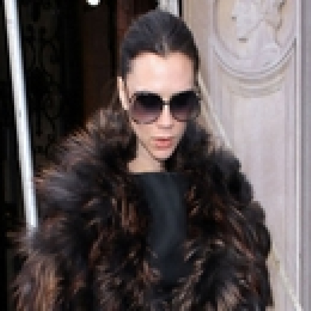 هل تتزين فيكتوريا بيكهام بمجوهرات إليزابيث تايلور؟