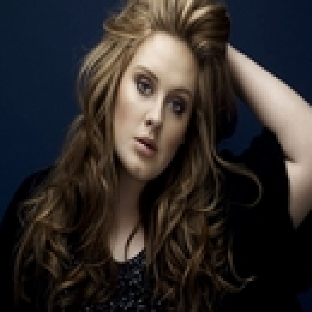 أديل تغادر لندن خوفا على حنجرتها الذهبية