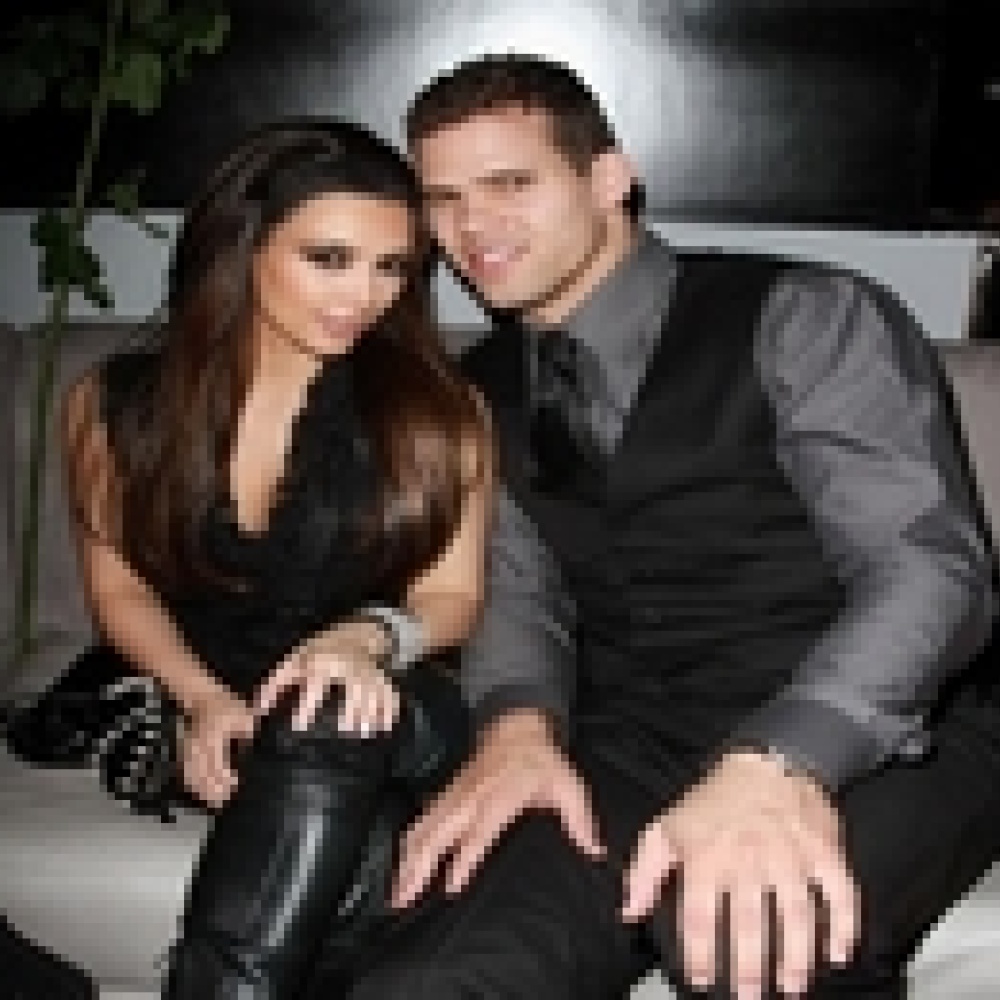 كيم كارداشيان وكريس همفريز في معركة الهدايا