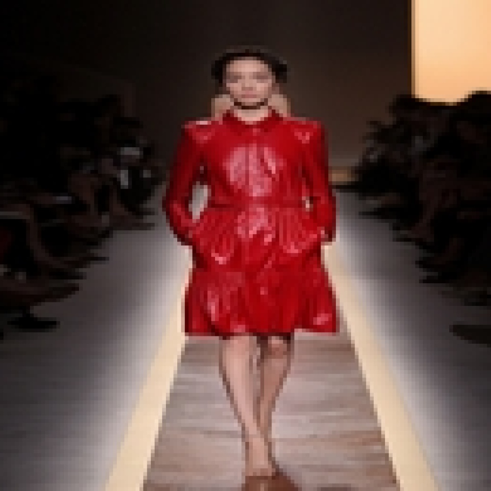 موضة 2012 تنبض بالأحمر