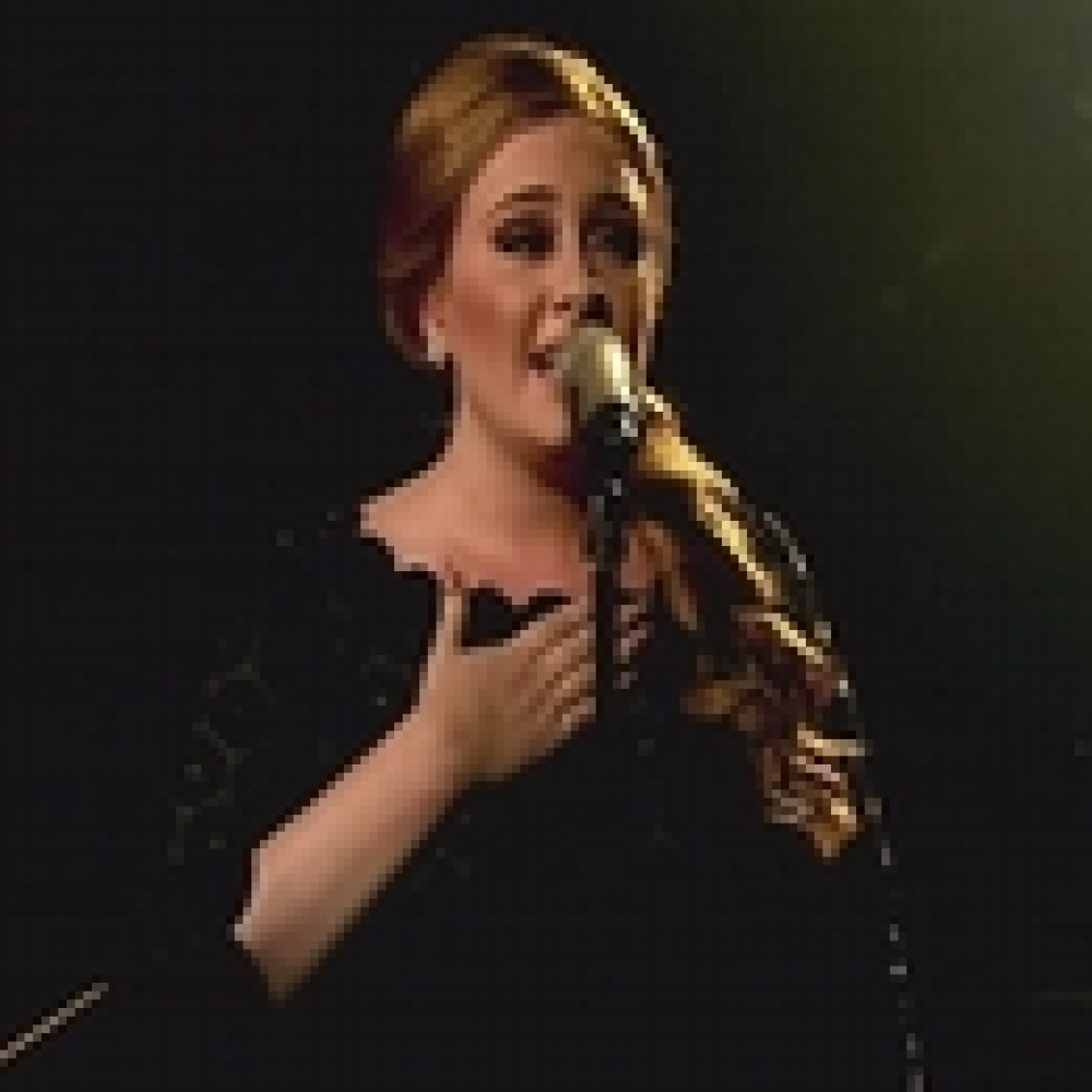 أديل تتحدث عن جراحة الصوت التي تهدد حياتها الفنية