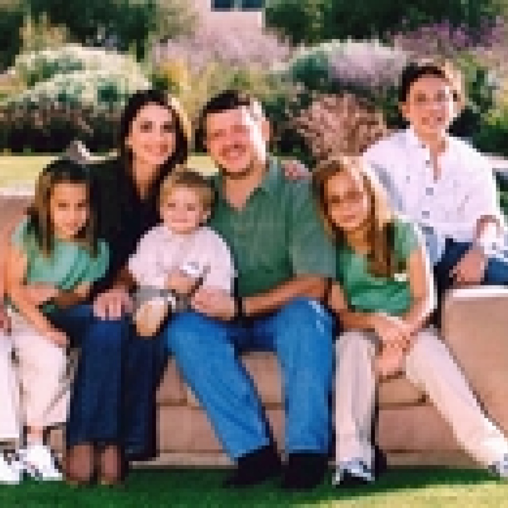 مشاهير في سن الأربعين... أناقة ووقار