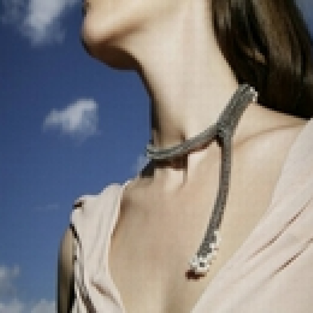 جوليا مينثيل تطلق تشكيلة مجوهرات من برلين