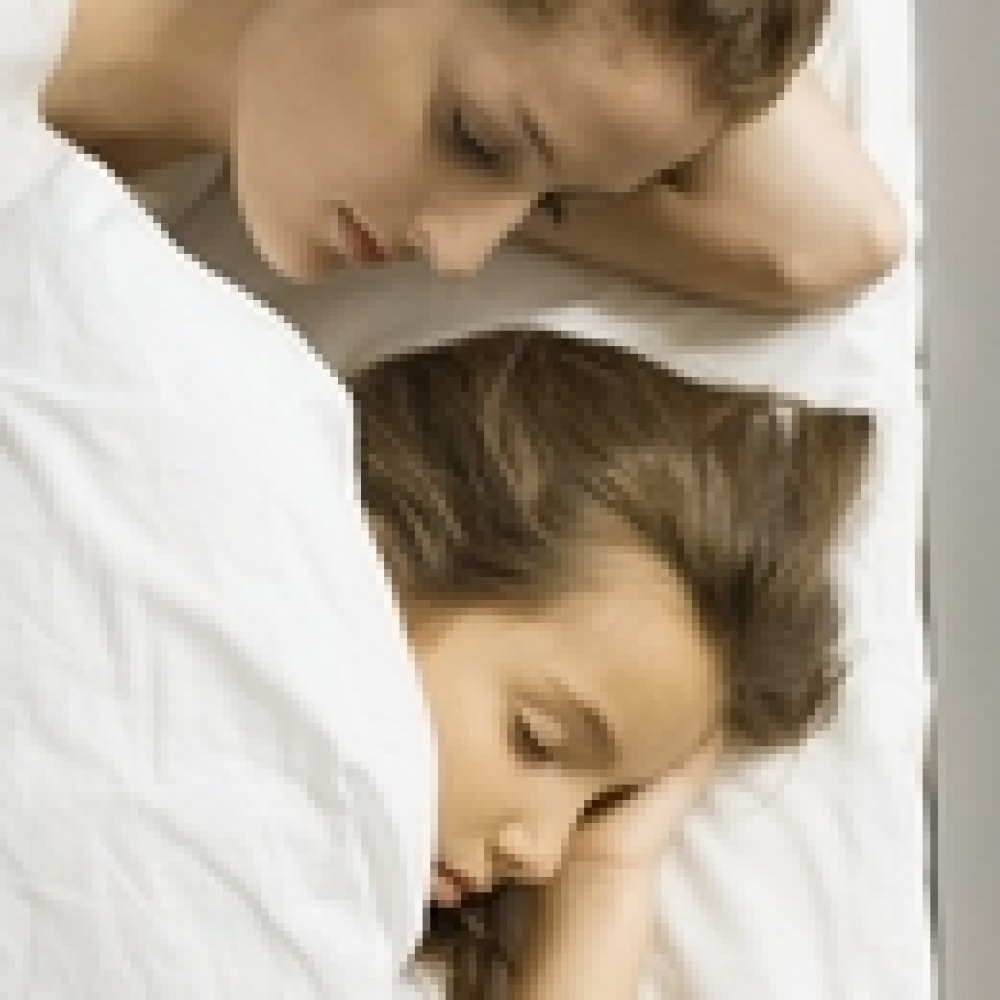 نوم الطفل بجانب أهله لا يؤدي لمشاكل سلوكية