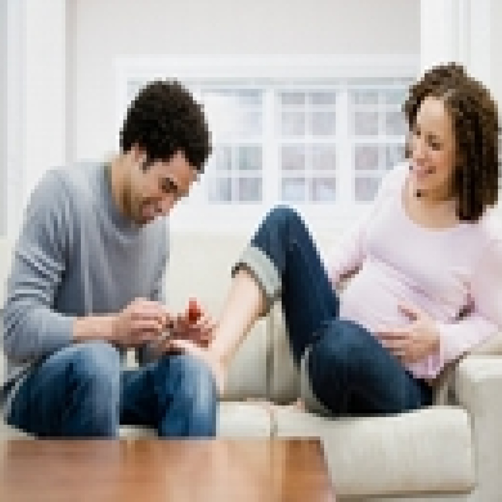 للحوامل... احذرن أضرار طلاء الأظافر