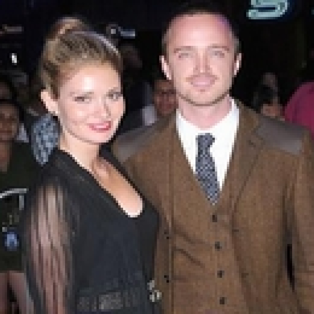 خطوبة آرون باول ولورين بارسكين