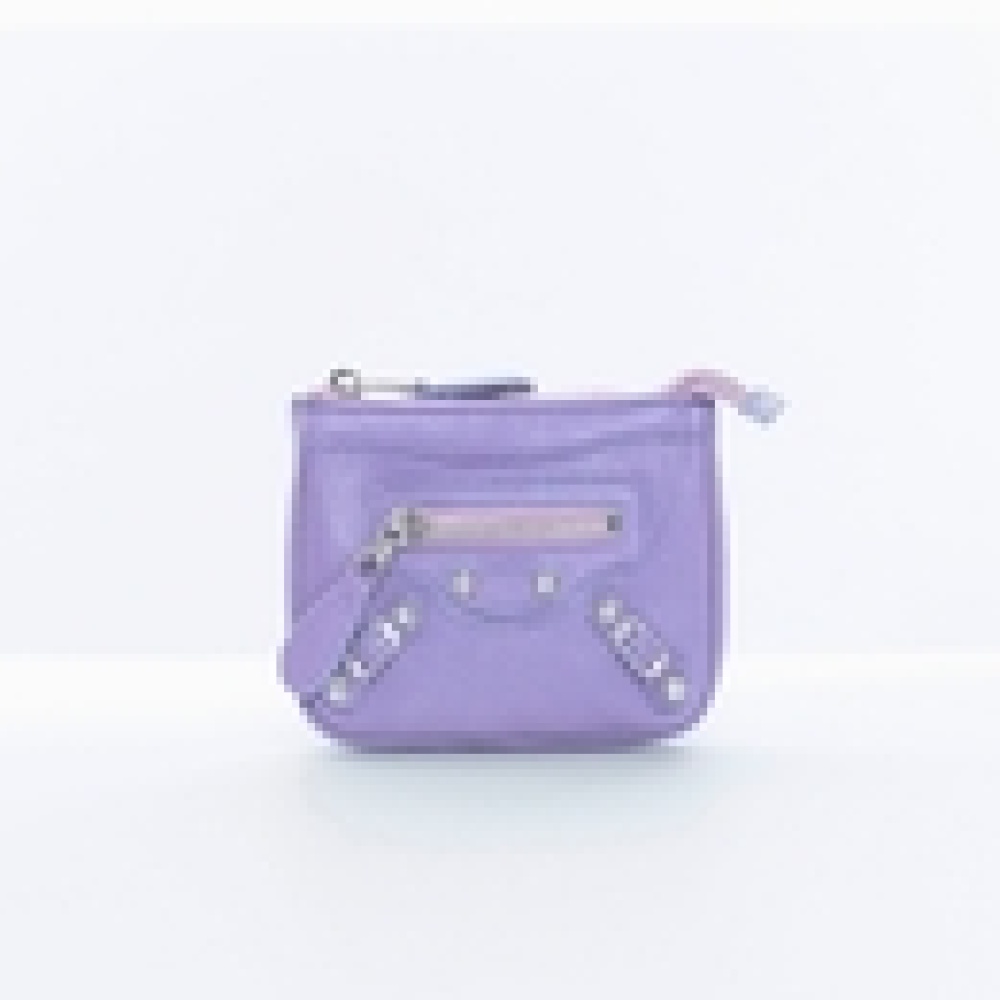 محافظ النقود Arena  من Balenciaga  بالوانها المنعشة