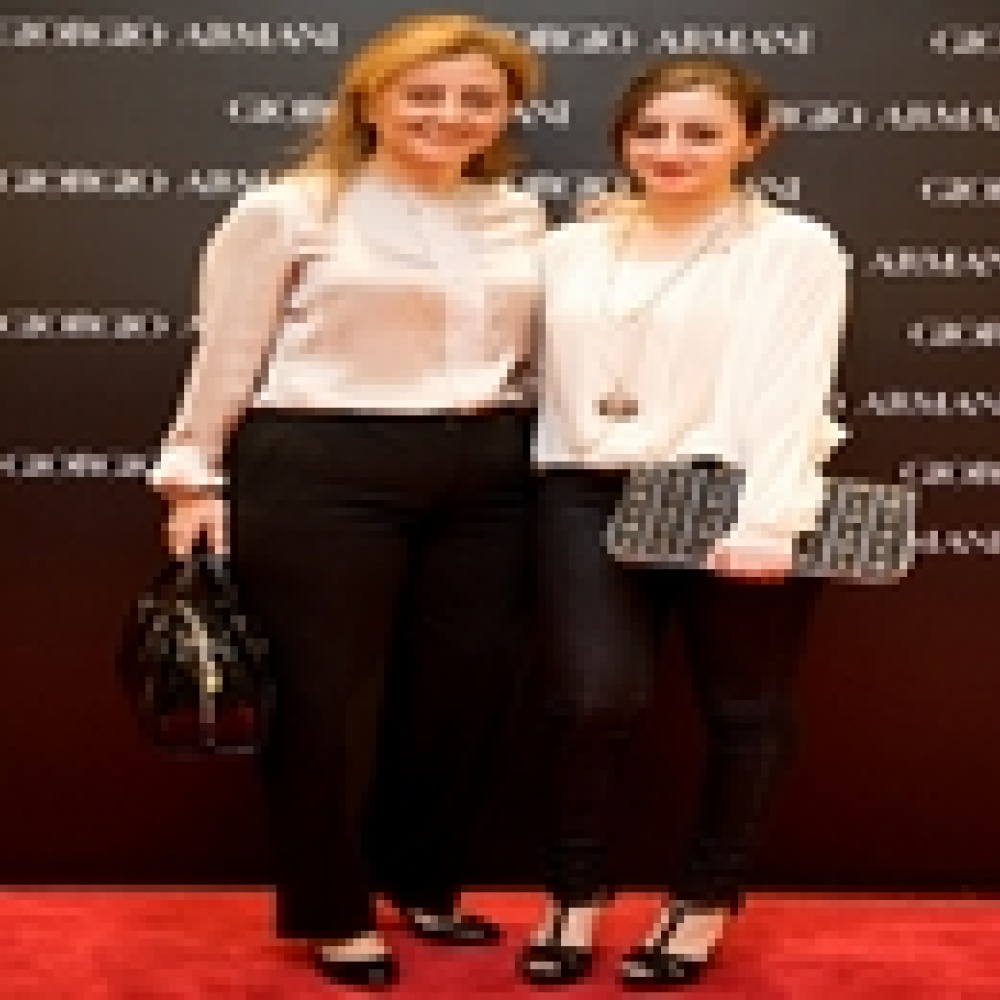  جورجو ارماني  تعرض تشكيلة حصرية من فساتين النجمات في  مول الإمارات 