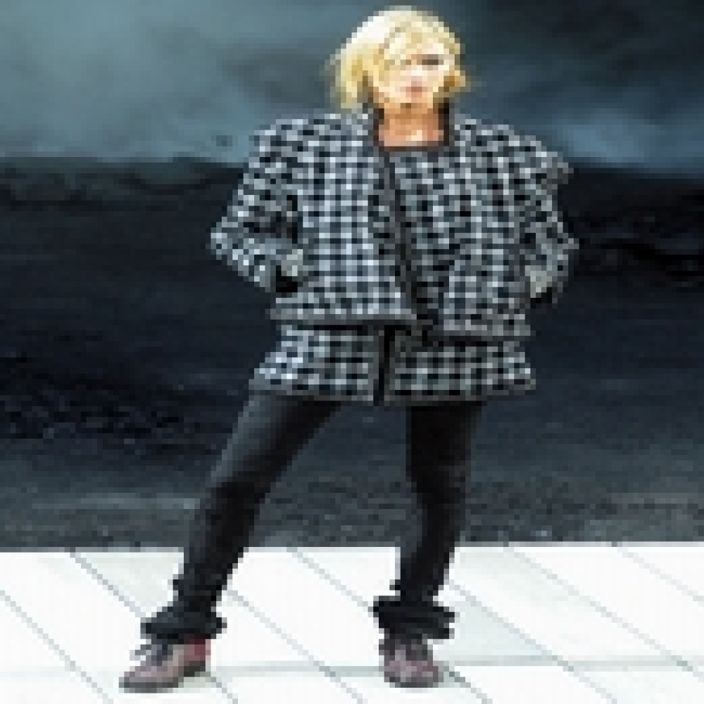 اللمسة الرجالية تعود مرة أخرى إلى الازياء The Re-Masculinisation of Fashion 