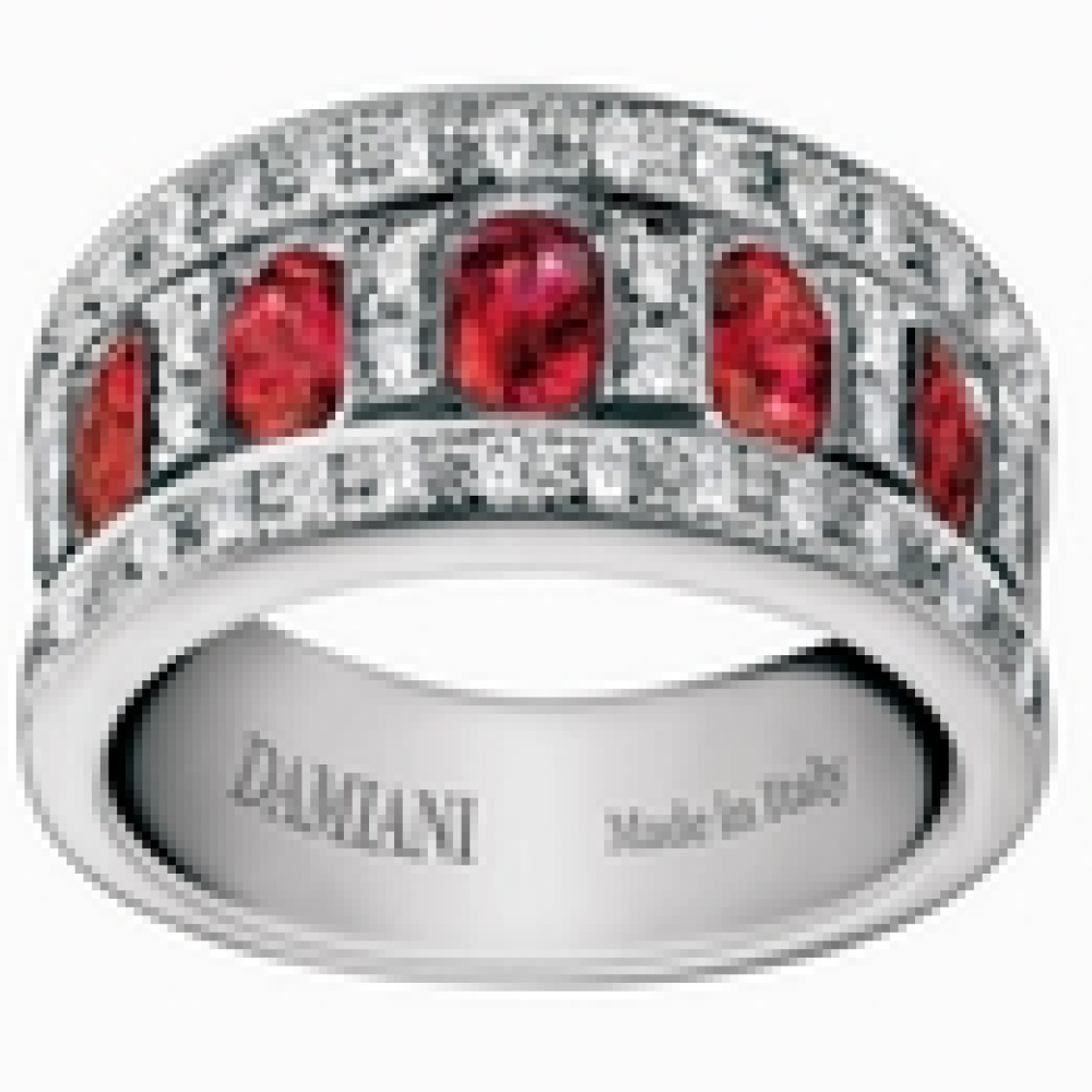 دامياني تكرِم الأم بالماس والياقوت