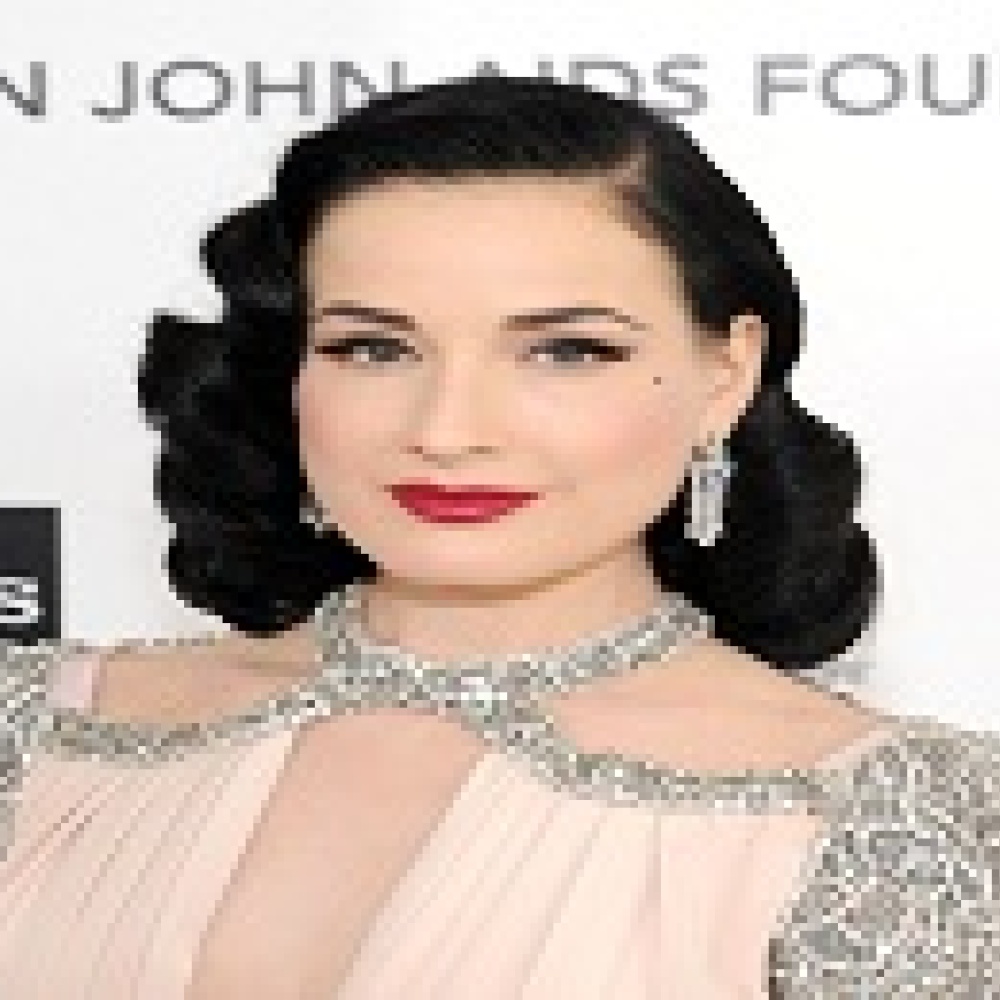 اطلالة النجمات بمجوهرات BVLGARI 