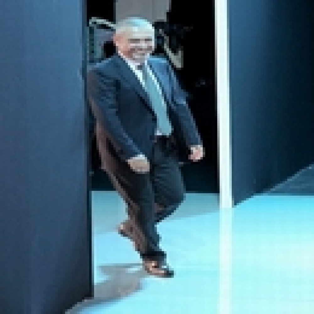 ايلي صعب يغزو أسواق آسيا