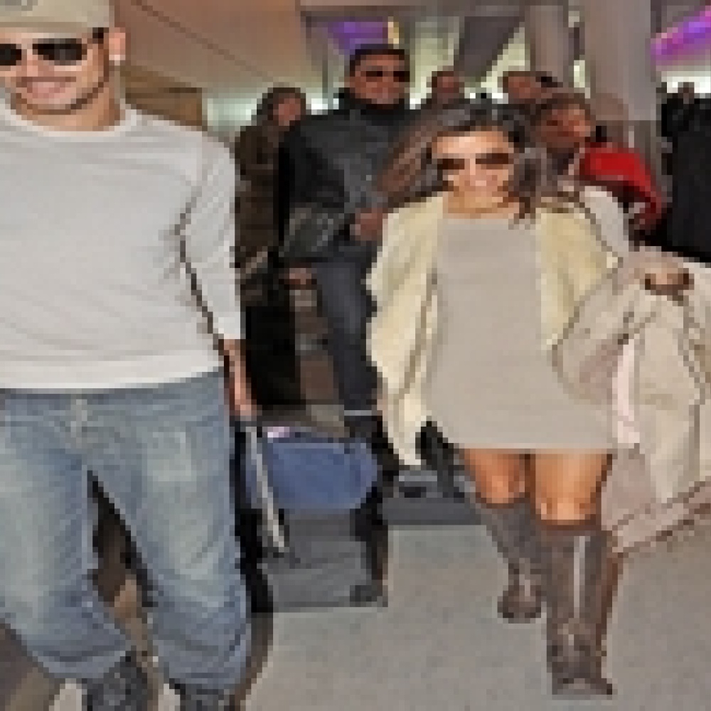 إيفا لونغوريا و إدوارد كروز يغادران ماغنوليا