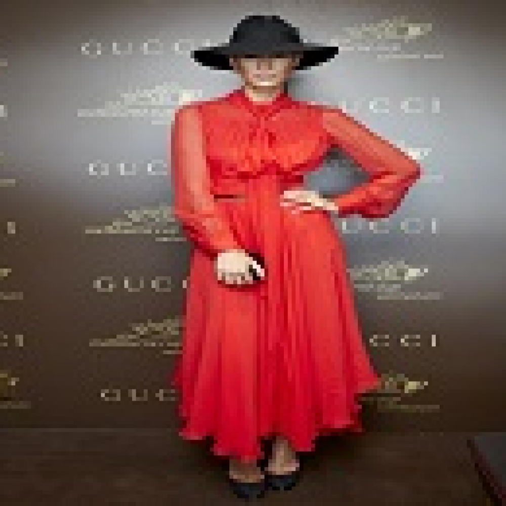 ويندي كليم بفستان محتشم من " Gucci"