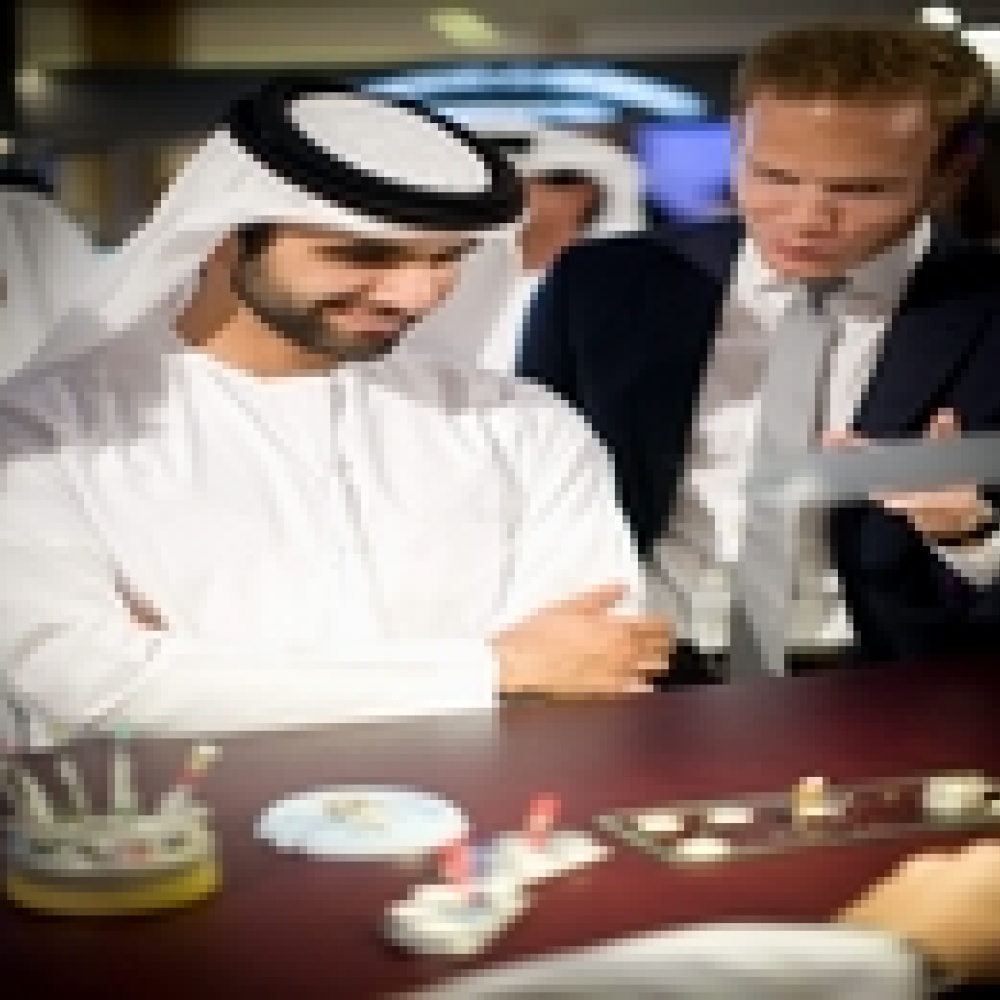 سمو الشيخ منصور بن محمد بن راشد آل مكتوم يفتتح معرض صناعة ساعات إيه لانغيه آند صونه &quot;مهارة لا مثيل لها&quot; في دبي مول