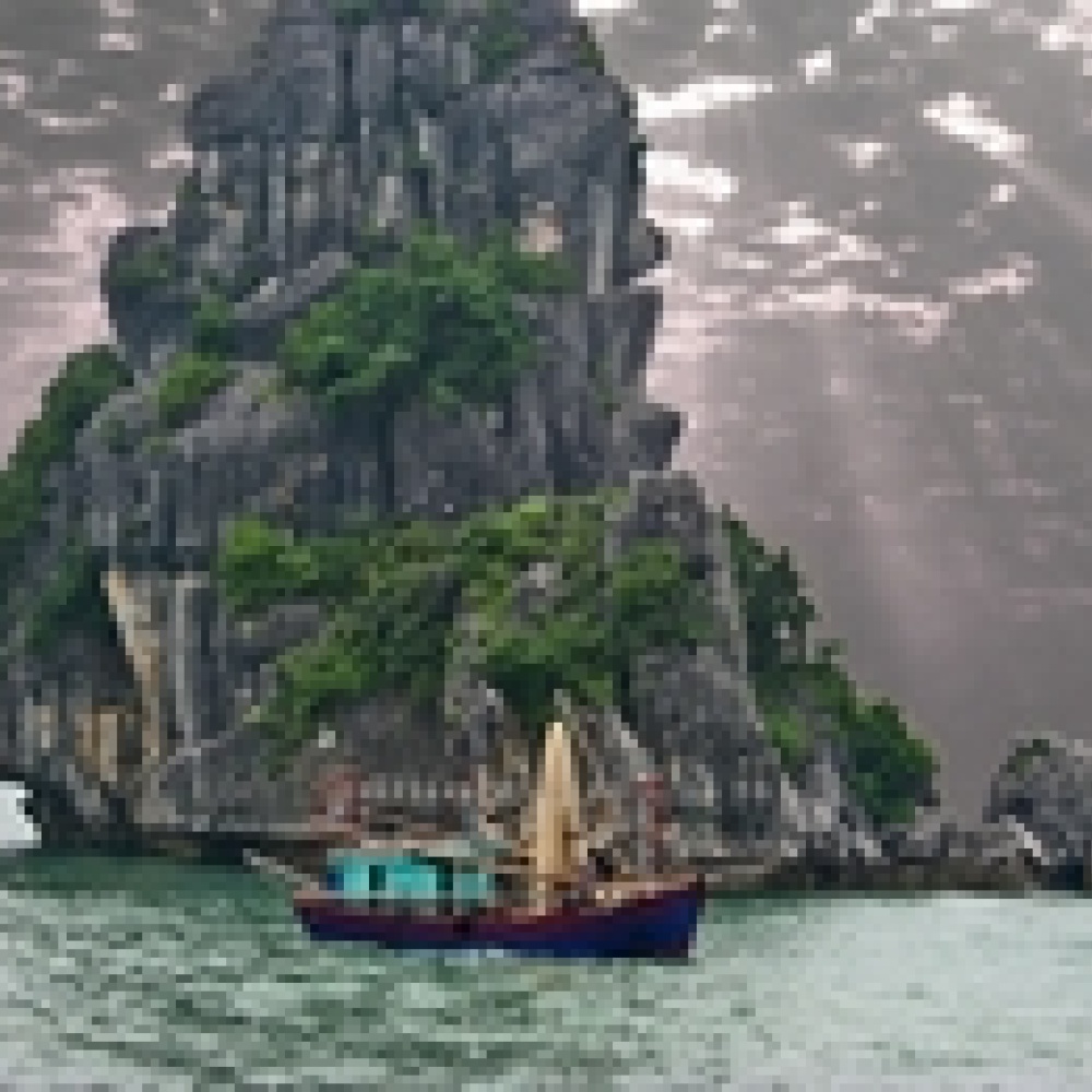 هالونج.. الخليج الأكثر جذبا للسياحة في العالم