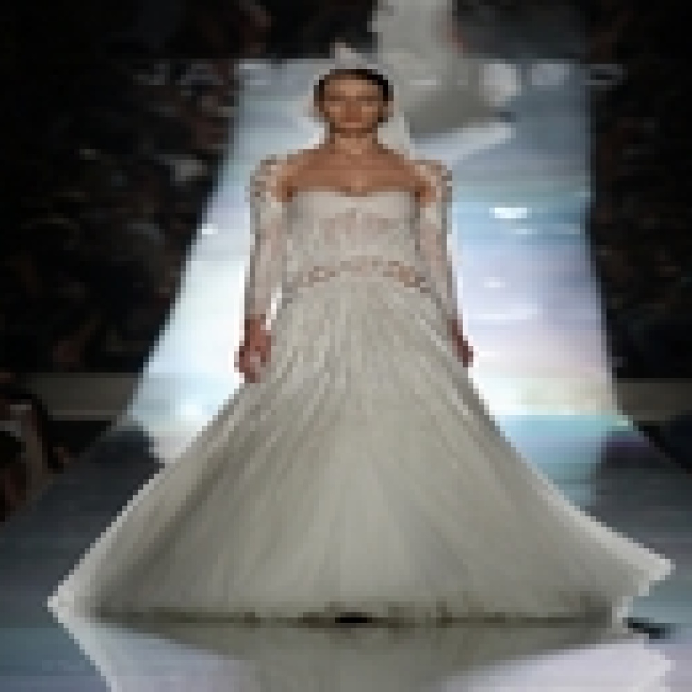 فساتين زفاف  مليئة بالأنوثة الدافئة والشفافية الراقية