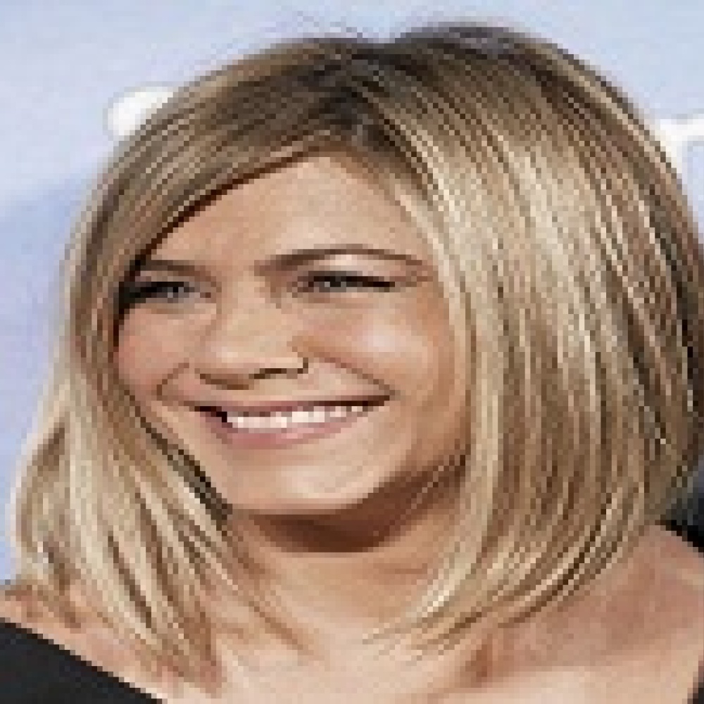  الانفصال  ساعد جينيفر أنستون على تجاوز الطلاق