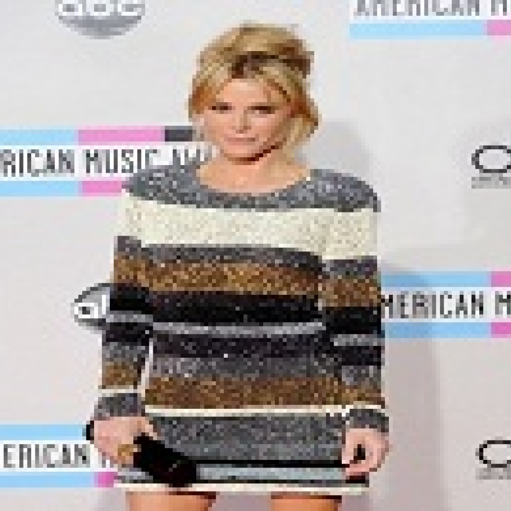 نجمات هوليوود يتألقن بمجوهرات STERN H