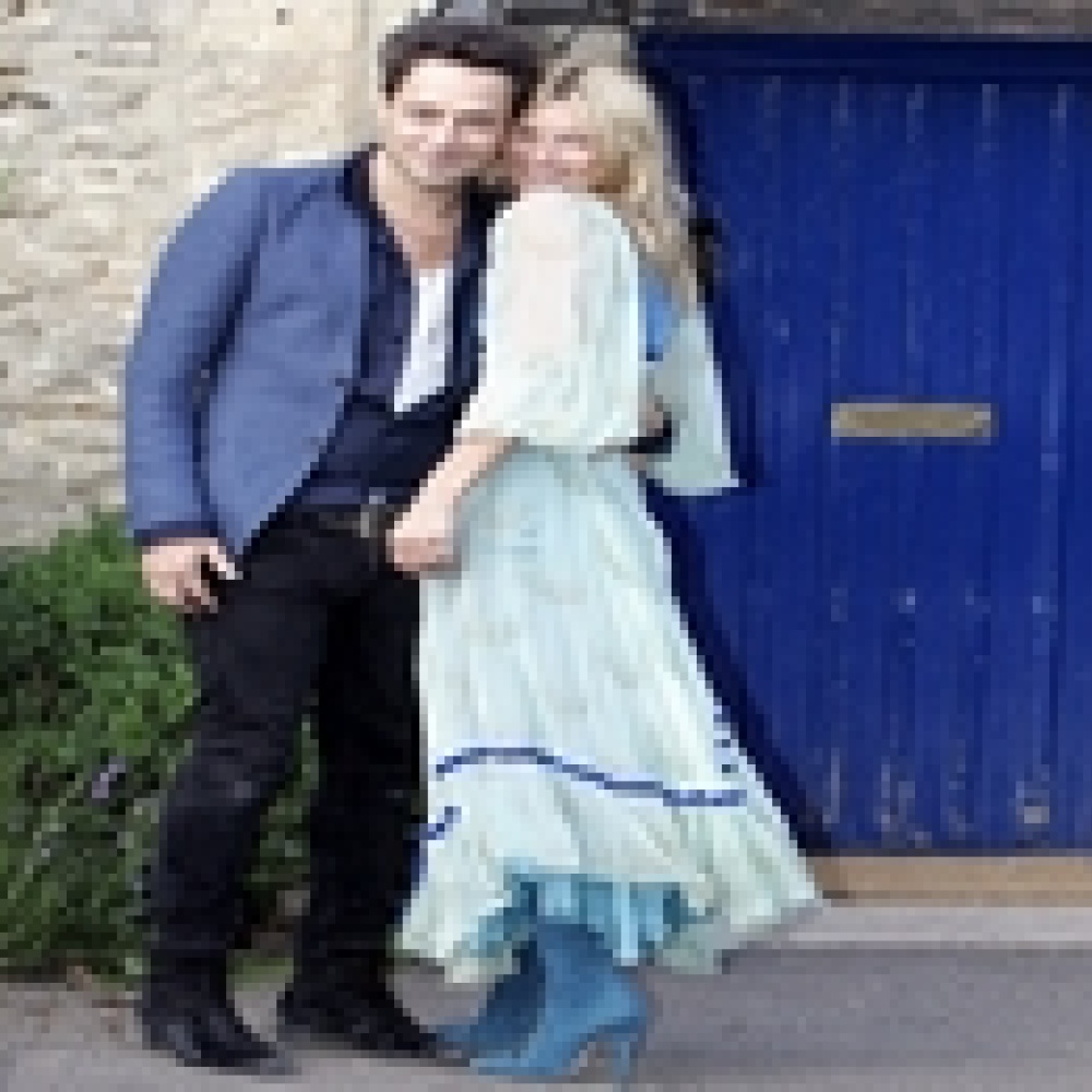 كايت موس تهدي زوجها كرم عنب