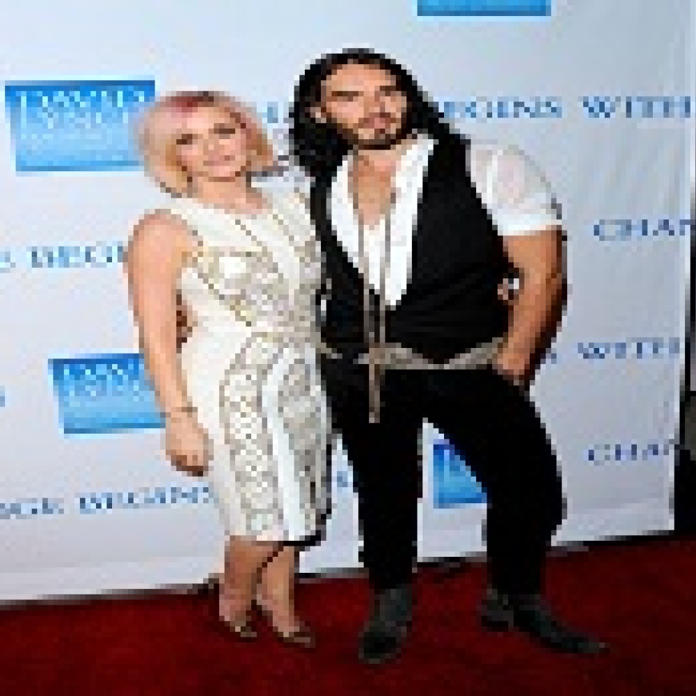 كاتي بيري بفستان VERSACE