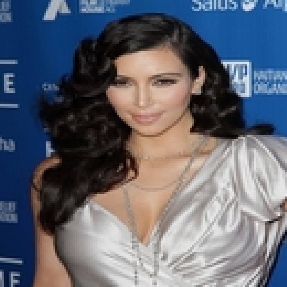 كيم كاراديشان تطلق على زواجها &quot;القرار السيئ&quot;