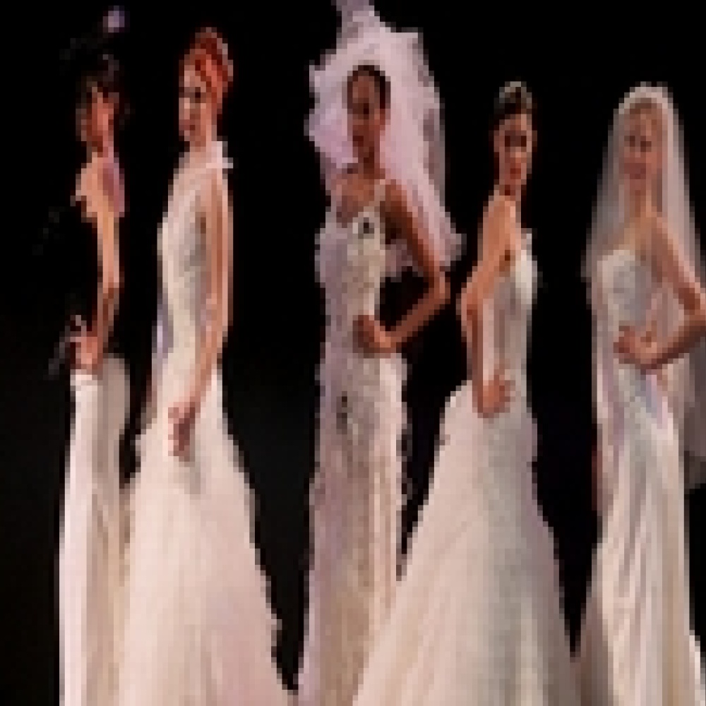 أشهر الماركات العالمية تتألق في معرض باريس لحفلات الزواج والارتباط