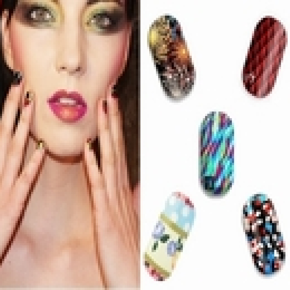 أظافر 2012 لوحة زيتية تحتاج للجريئات