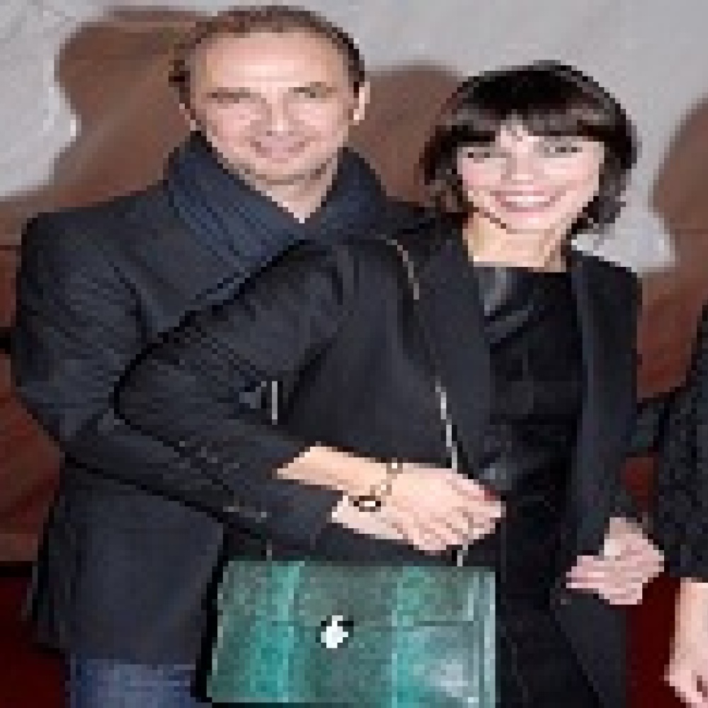 ماريبيل فردي بحقيبة من " Bulgari"