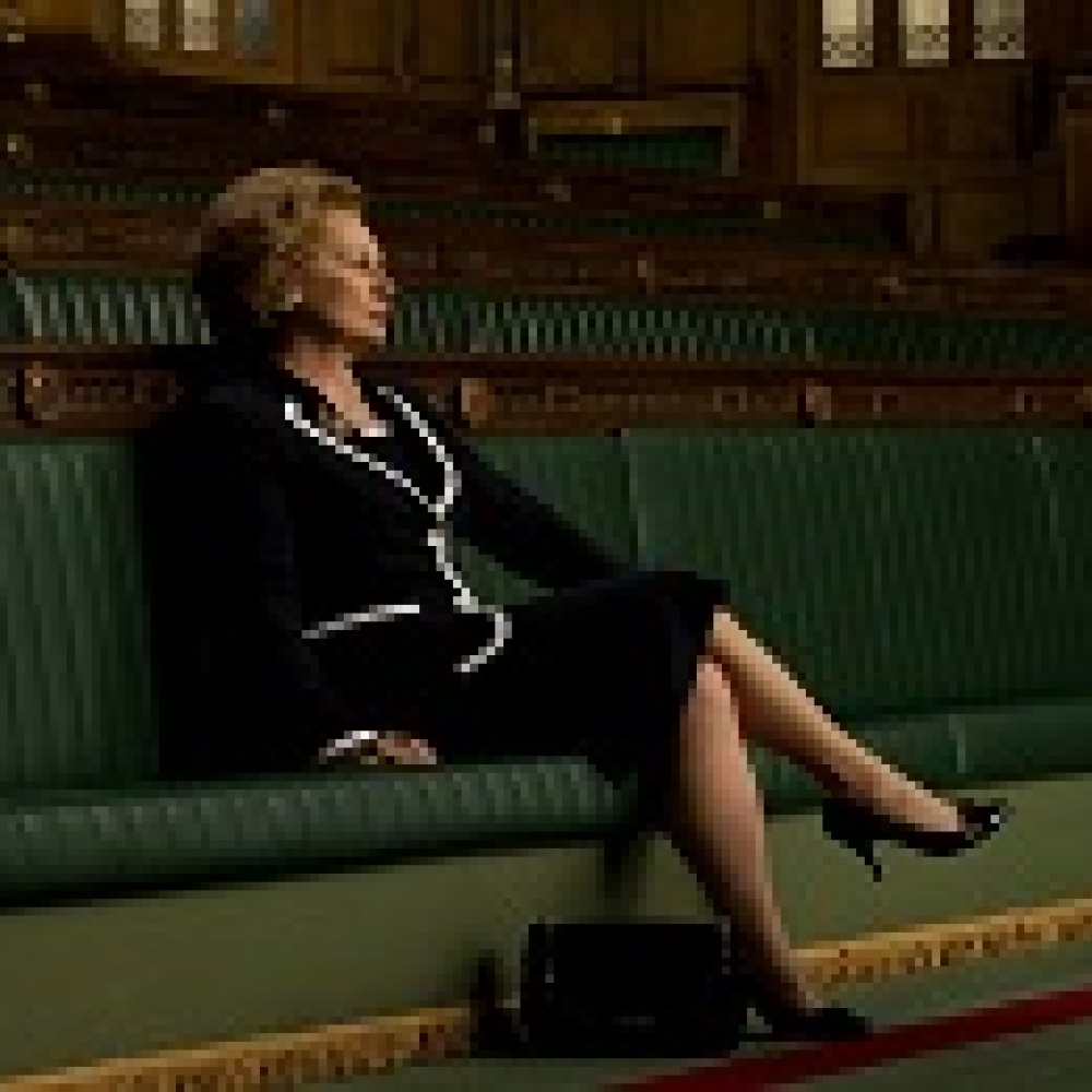  المرأة الحديدية  ترتدي  فيراغامو 