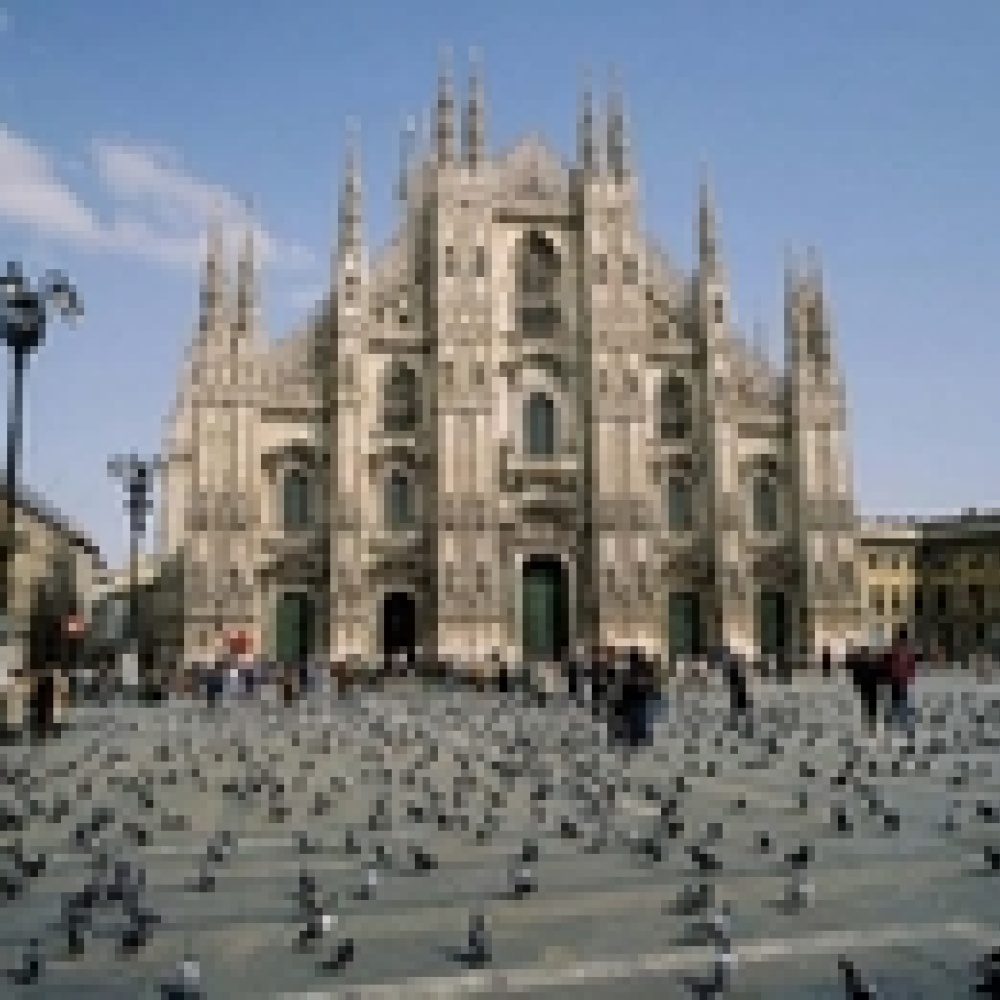 ميلانو مدينة الأزياء والسياحة المترفة