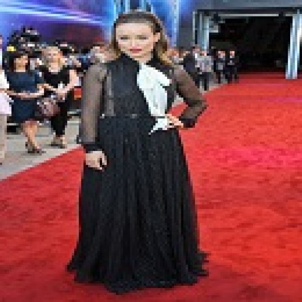 اوليفيا وايلد ترتدي  غوتشي 