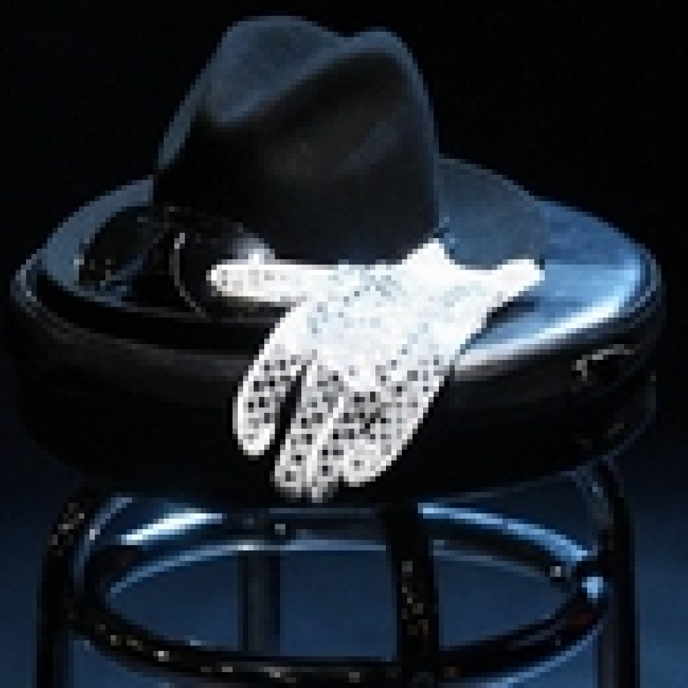 معرض لصور ومقتنيات مايكل جاكسون في موسكو