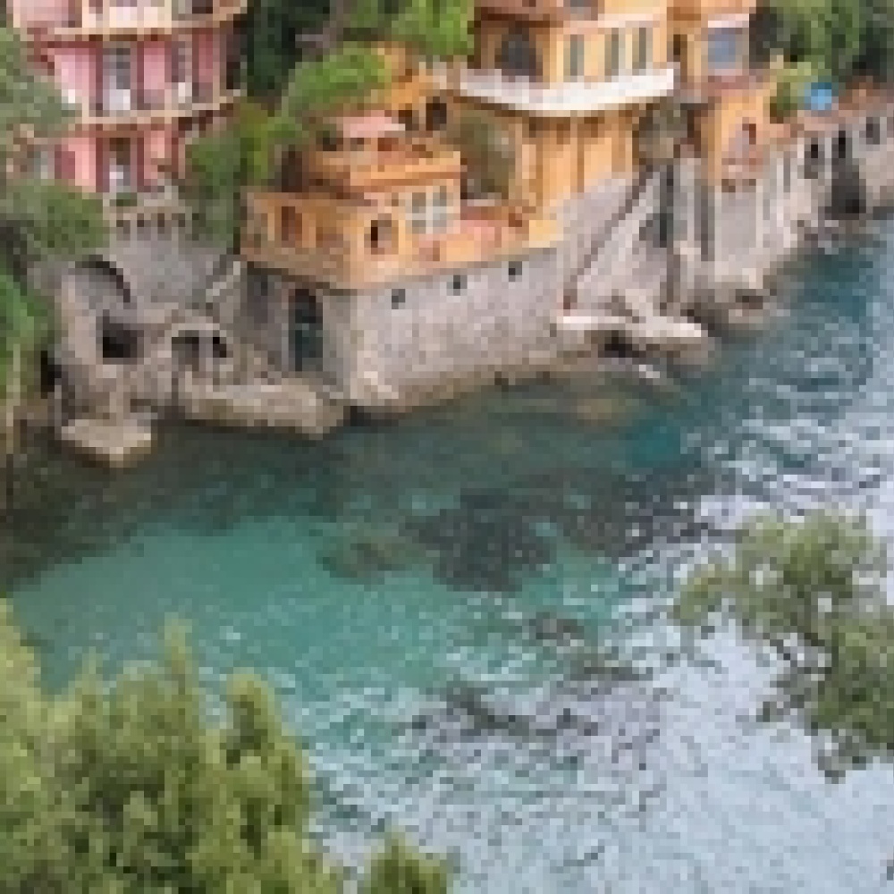 بورتوفينو ملجأ العشاق ووجهة المشاهير