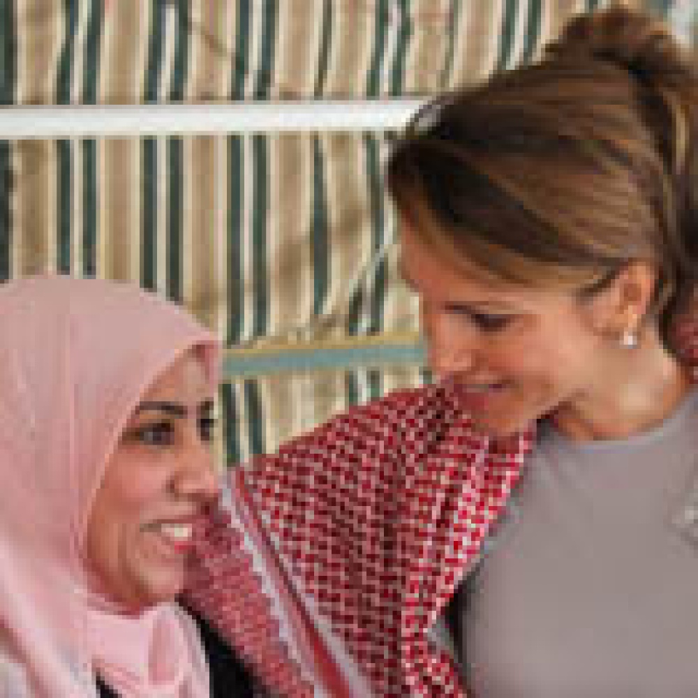 الملكة رانيا تشيد بعمل المرأة التطوعي