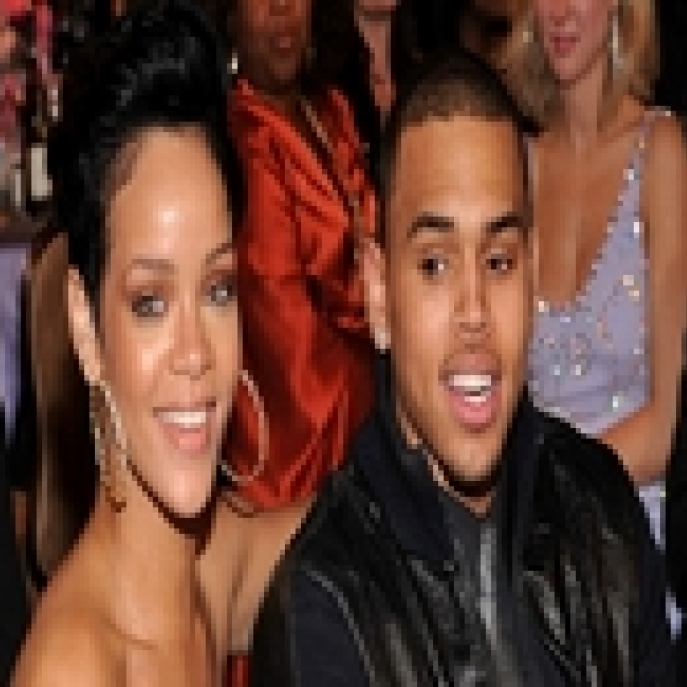 ريهانا وكريس براون يكشفان عن علاقة رومانسية على تويتر