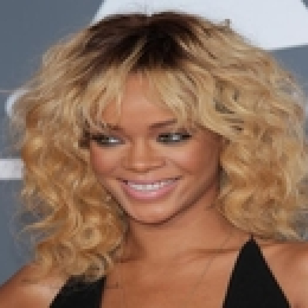 ريهانا تحتفل بعيد ميلادها ال24