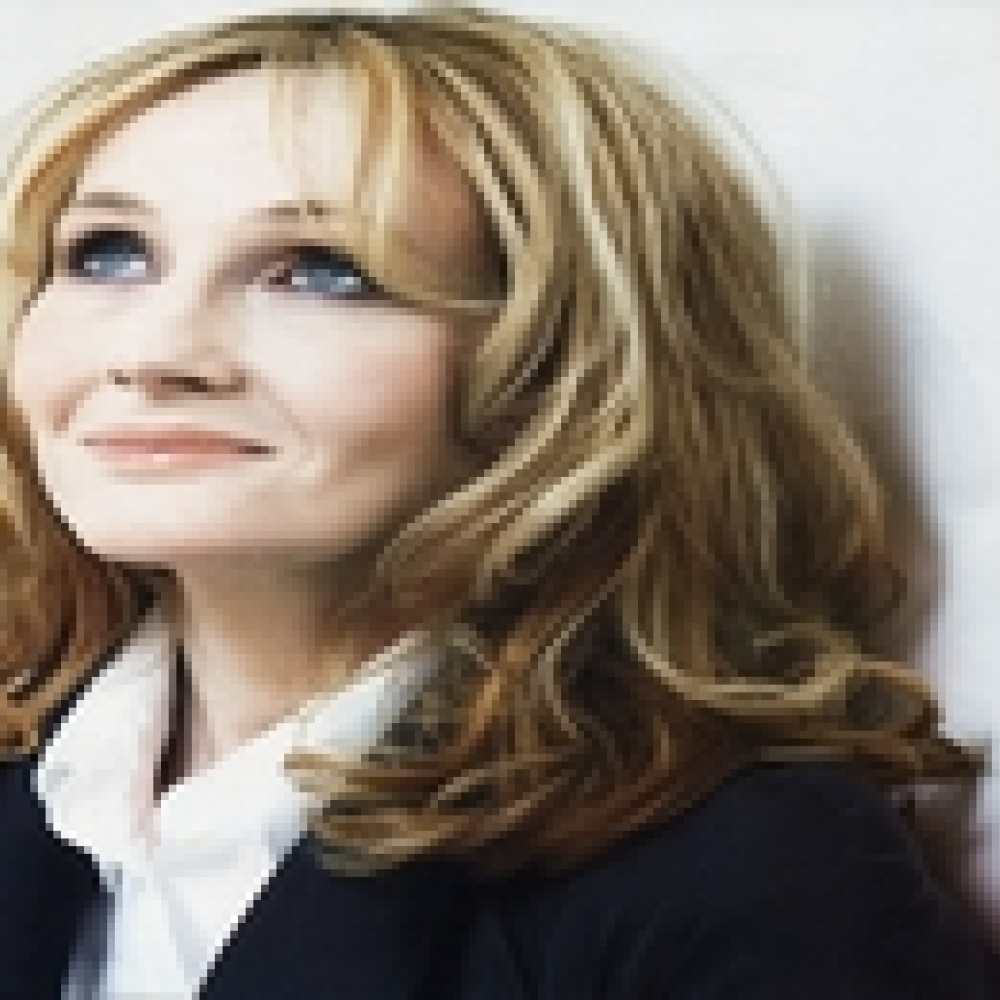 صاحبة  هاري بوتر  تغير منزلها بسبب الباباراتزي