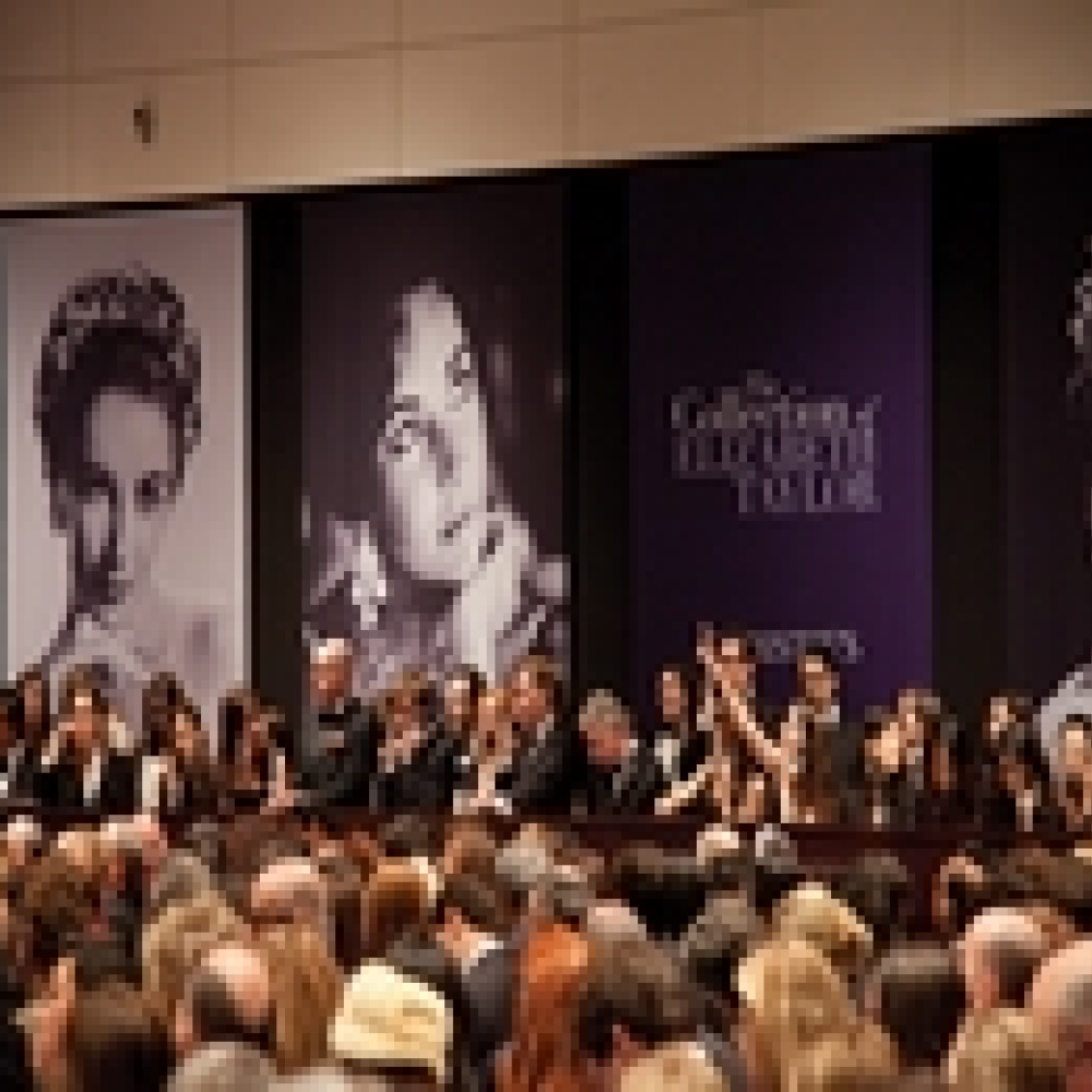 مجوهرات إليزابيث تايلور تحصد أكثر من 115 مليون دولار أمريكي بمزاد «كريستيز» في نيويورك