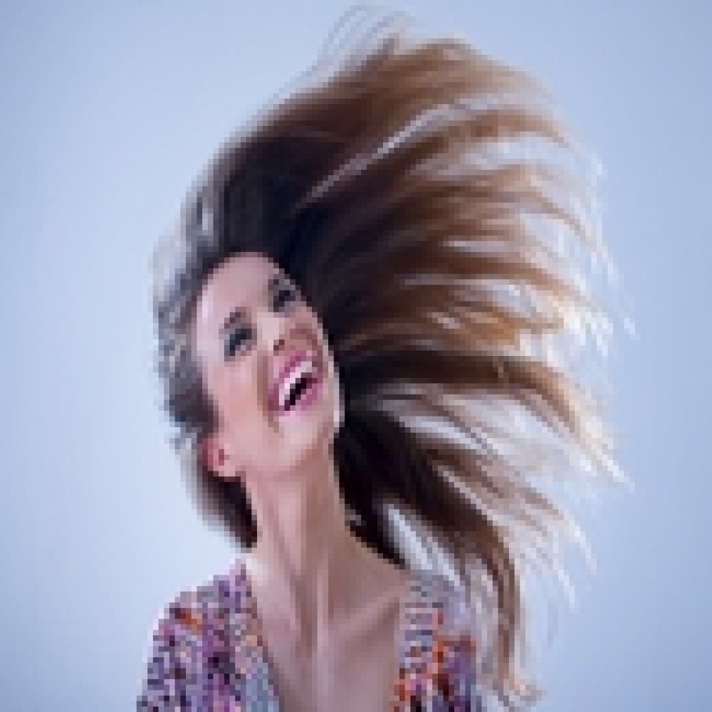 عيدية  هي  شعر حريري بلا عناء